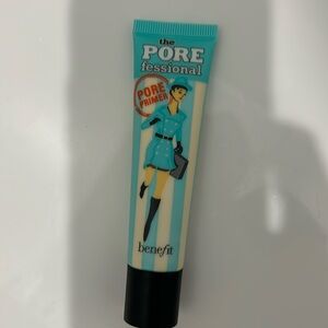 Benefit cosmetics- The POREfessional Pore Minimizing Primer